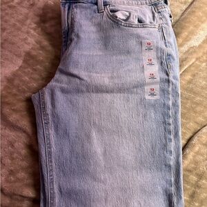 Old Navy Light Blue Boyfriend Ankle Jeans (Mid Rise)